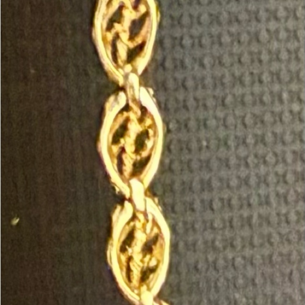 Elegant Gold Chain Bracelet